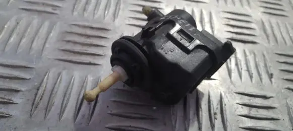 Renault Scenic I Headlight level adjustment motor 7700420736