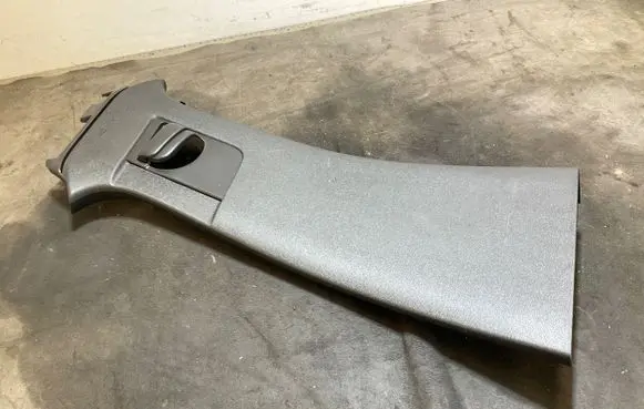 Volvo XC40 (B) pillar trim (top) 31457493 AEPZZ
