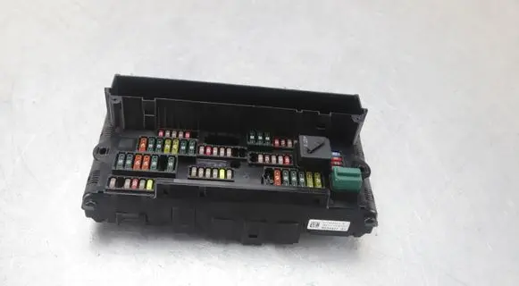 BMW 5 F10 F11 Fuse module 9234421