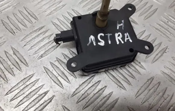Opel Astra H Central body control module 52418856