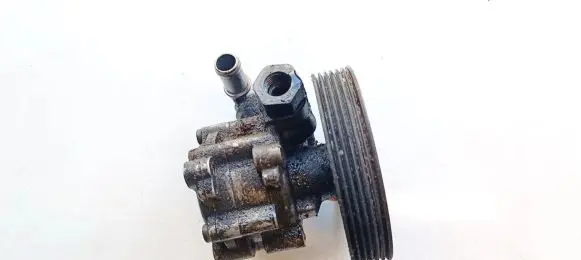 Peugeot 607 Power steering pump 9637000880
