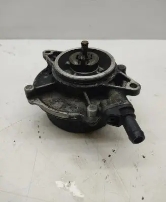 Audi Q7 4L Vacuum pump