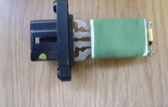 Volkswagen Up Heater blower motor/fan resistor 1S0959263A X107