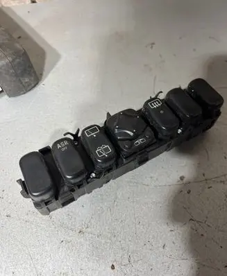 Mercedes-Benz A W168 Multifunctional control switch/knob 1688203610 33010901