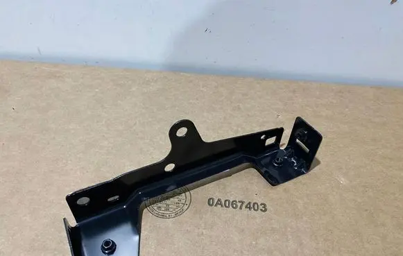 Volvo XC40 Headlight/headlamp mounting bracket 32277560