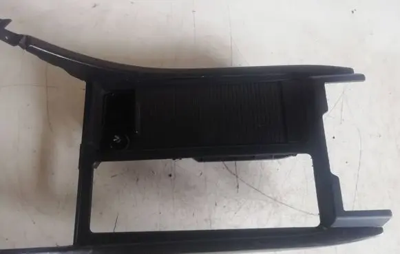 Cup holder front