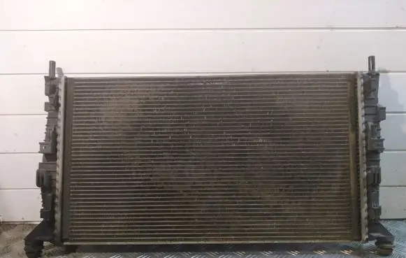 Ford Focus Coolant radiator 3M5H8005RK