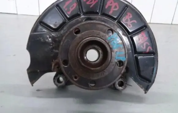 Volkswagen PASSAT B6 Rear wheel hub