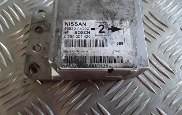 Nissan Primera Airbag control unit/module 98820AV200 0285001420