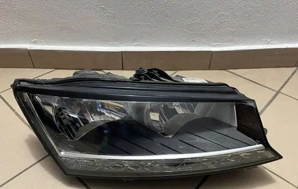 Skoda Fabia Mk3 (NJ) Headlight/headlamp 6V1941016D
