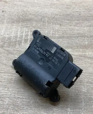 Seat Leon (1P) Air flap motor/actuator 1K0907511D 0132801337