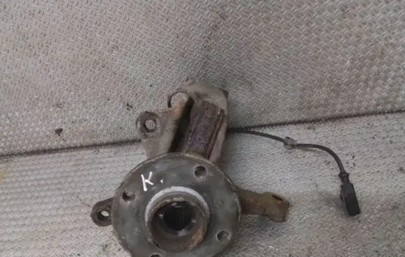 Peugeot 107 Front wheel hub spindle knuckle