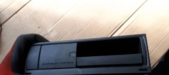 Head unit multimedia control