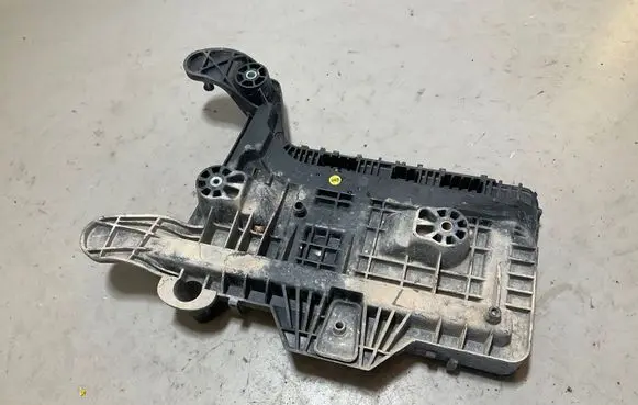 Battery box tray