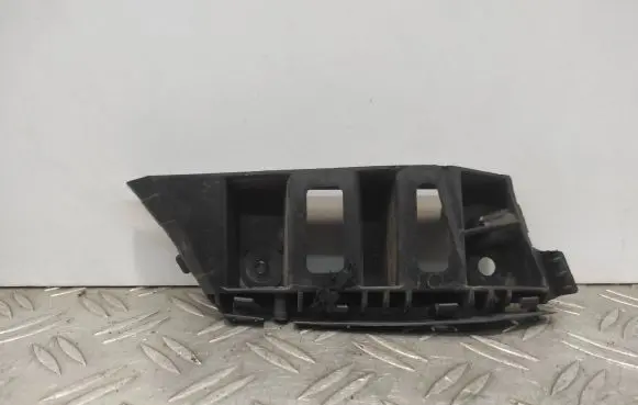 Volkswagen Tiguan Fender mounting bracket 5N0807184