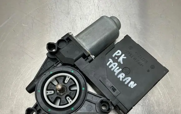 Volkswagen Touran I Front door window regulator motor 1T0959701 400781M 1K0959793C