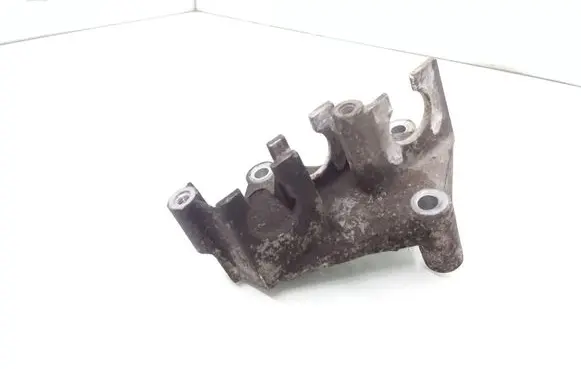 Honda Accord Gearbox mounting bracket PYZ2