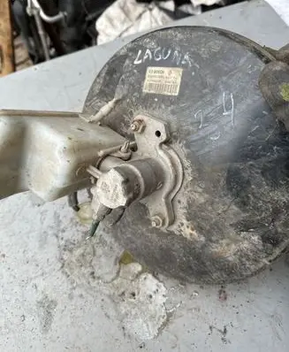 Renault Laguna III Brake booster 0204051645