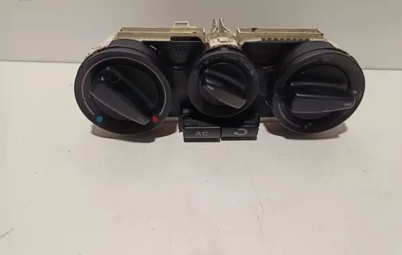 Volkswagen PASSAT B5 Climate control unit 1J0820045G