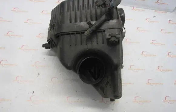 Suzuki Grand Vitara II Air filter box 78KA01