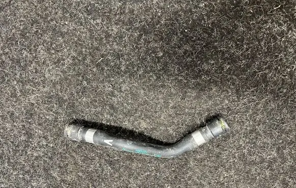 BMW 5 G30 G31 Engine coolant pipe/hose 8573221