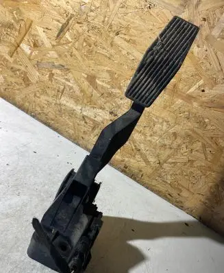 Opel Zafira A Accelerator throttle pedal 90581208 0281002298