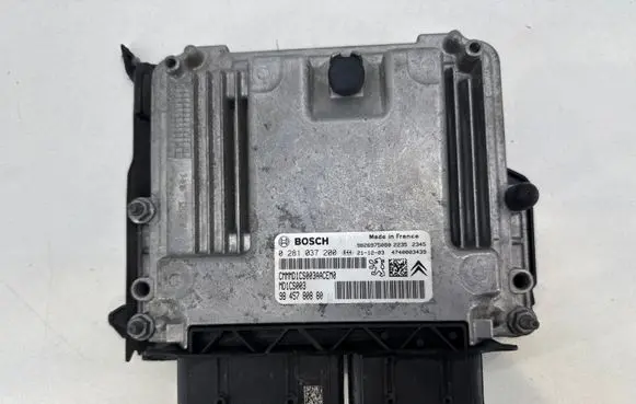 Opel Combo E Engine control unit/module 9845780880