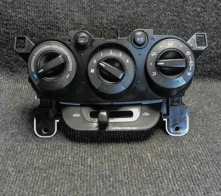 Mazda 2 Interior fan control switch DP981D28