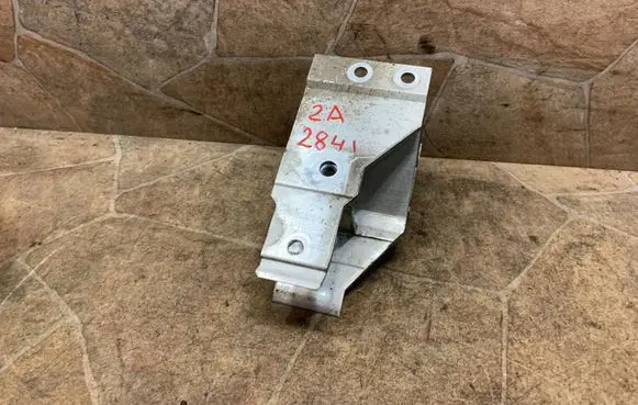 BMW 7 G11 G12 Radiator support slam panel bracket 7357216