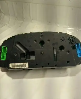 Volkswagen PASSAT B5 Speedometer (instrument cluster) 88311245