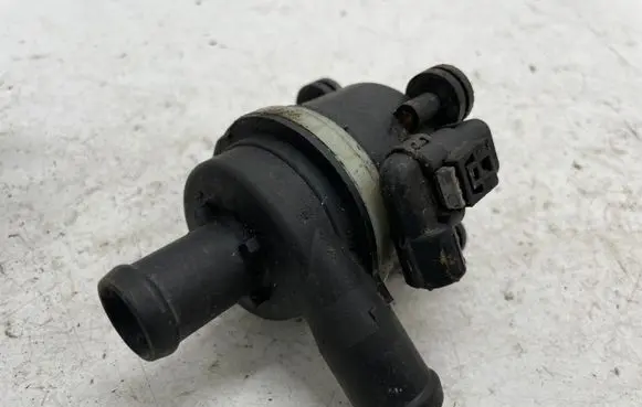 Volkswagen Golf VII Electric auxiliary coolant/water pump 13348941