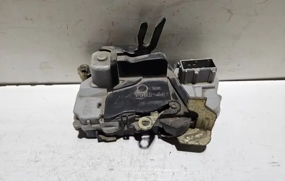 Citroen Xsara Front door lock 
