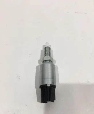 Suzuki Swift III Clutch pedal sensor 