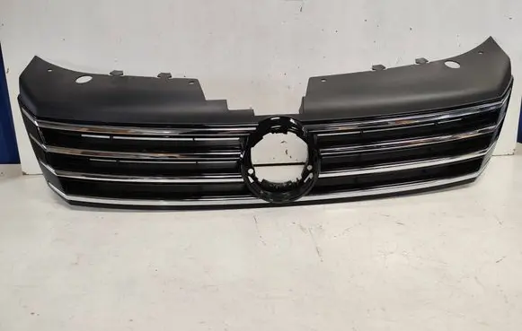 Volkswagen PASSAT B7 Front bumper upper radiator grill 3AA853653 3AA853651OQE