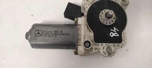 Mercedes-Benz C W203 Front door window regulator motor A2118201842 04023637