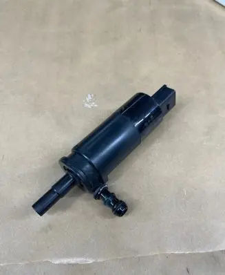 BMW 3 E90 E91 Headlight washer pump 57786310 6973097