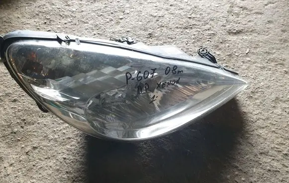 Peugeot 607 Headlight/headlamp