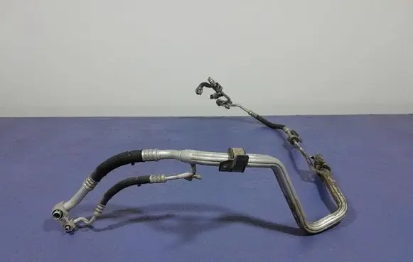 Jeep Grand Cherokee Air conditioning (A/C) pipe/hose 68103256AF