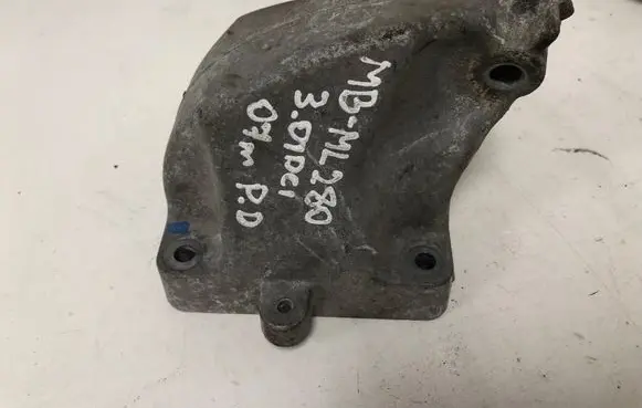 Mercedes-Benz ML W164 Engine mounting bracket A6422230304
