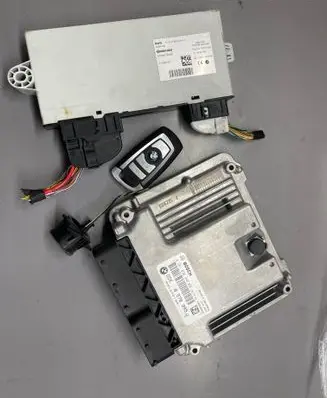 BMW 5 F10 F11 Engine ECU kit and lock set 0281030946 8578995