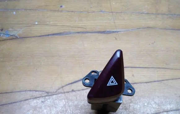 Mitsubishi Space Wagon Hazard light switch