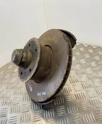 Mercedes-Benz SLC C107 Front wheel hub 1073320001 A1073320001