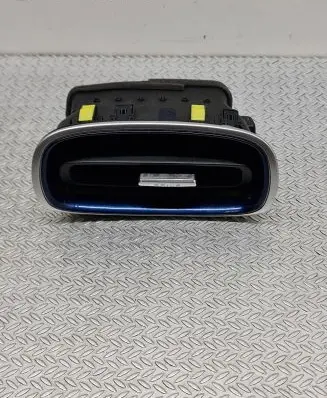 Toyota Prius (XW50) Dashboard side air vent grill/cover trim 5566047150 GN71159840