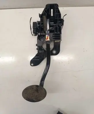 Mini Cooper Countryman F60 Brake pedal 6860677 6854632