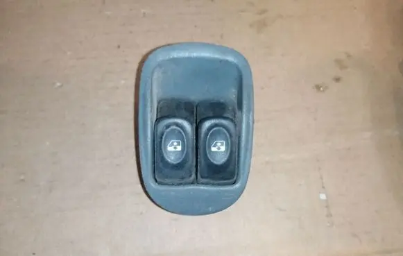 Renault Megane I Electric window control switch 7700836269