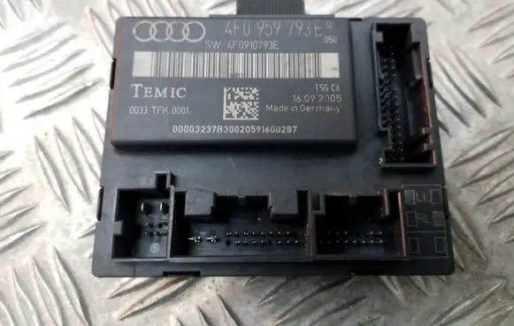 Audi A6 S6 C6 4F Door central lock control unit/module 4F0959793E