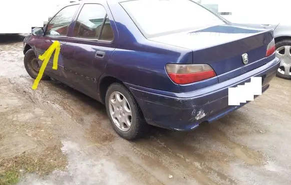 Peugeot 406 Front door window glass four-door