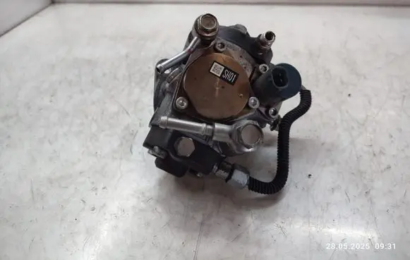 Mazda CX-5 Fuel injection high pressure pump SH0113800D