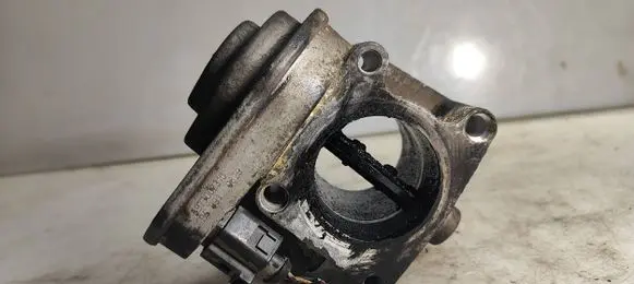 Opel Astra H Throttle valve 8973002310 B50910829