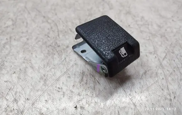 Mitsubishi L200 Fuel tank opening switch 